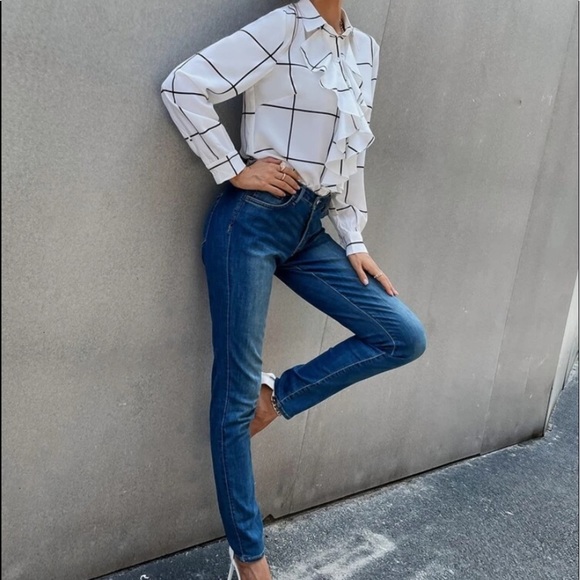 Ruffle trim blouse - Picture 6 of 11